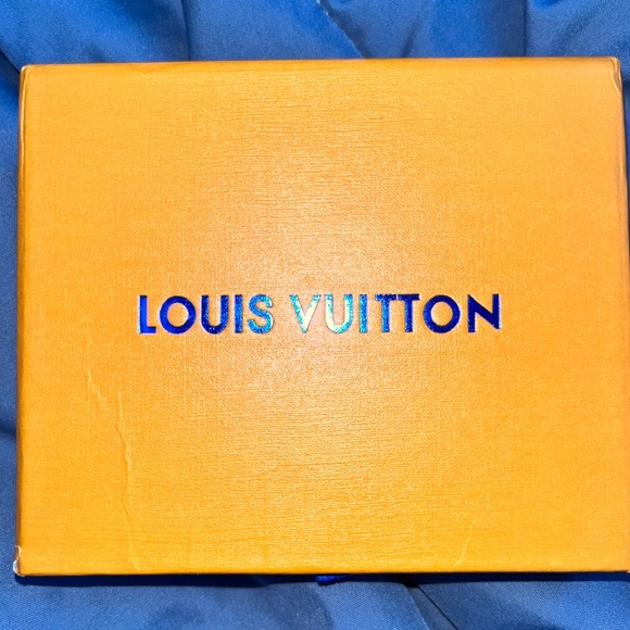 Designer wallet - Picture 1 of 3